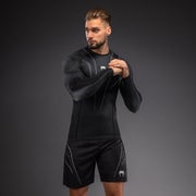 Venum Streamline Rashguard - LS (26) - Pitk&auml;hihainen Musta/Valkoinen