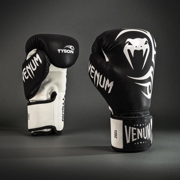 Venum Mike Tyson Replica Nyrkkeilyhanskat (25) - Musta/ Valkoinen